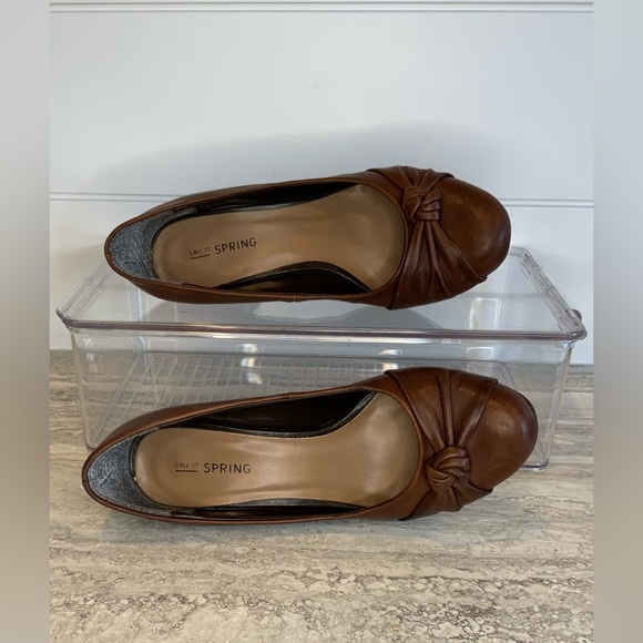 Call It Spring Brown Vegan Leather Pump - Size 6.5 - Picture 3 of 5